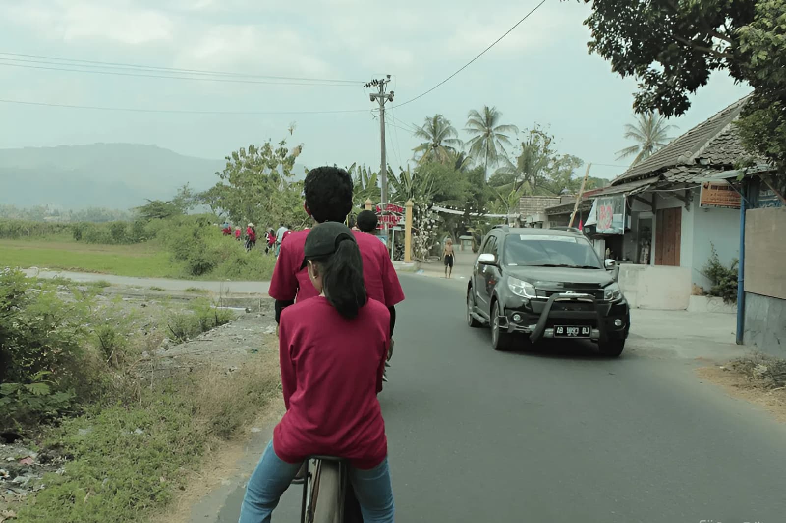 Bersepeda Keliling Desa